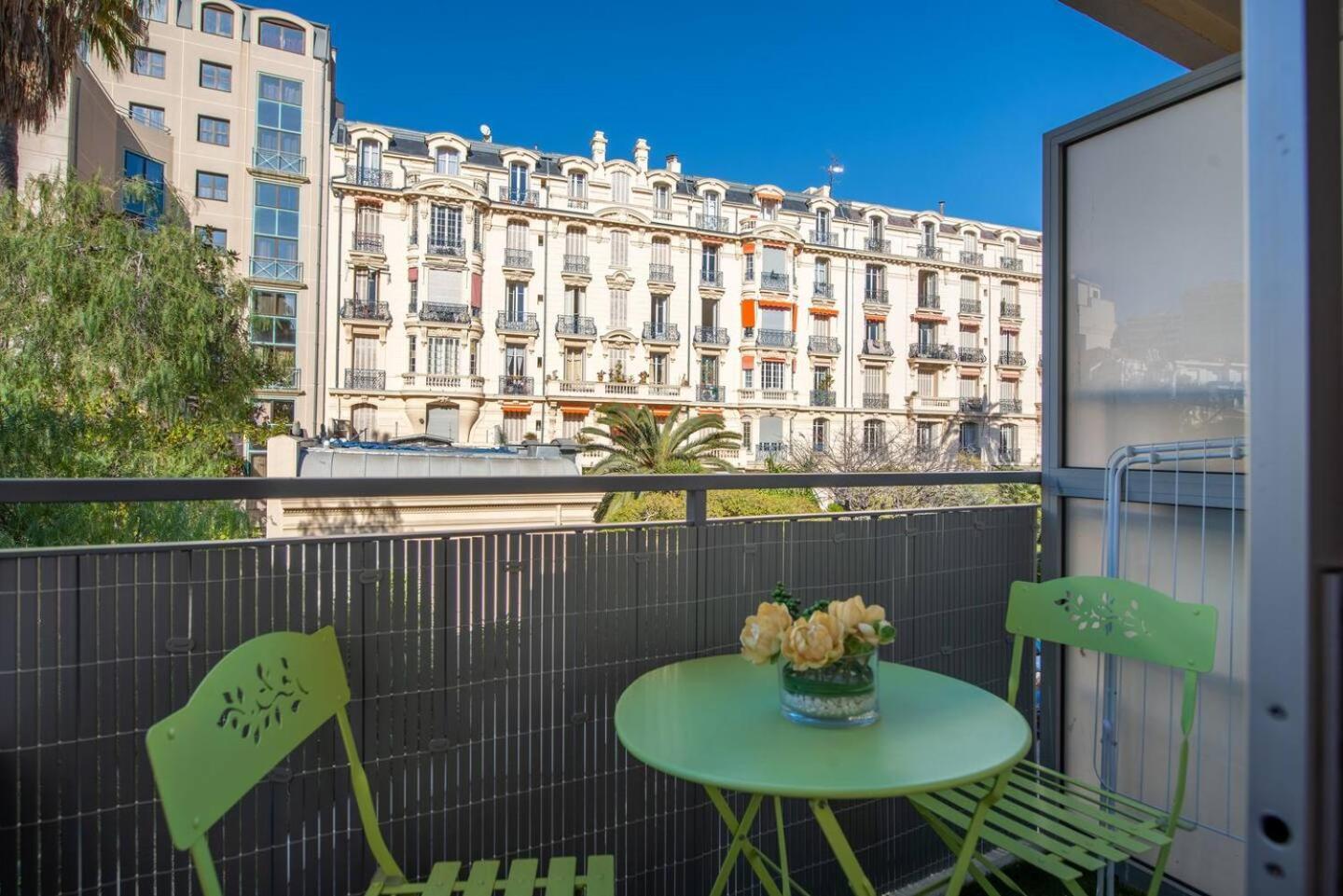 Azur Flat Leilighet *
